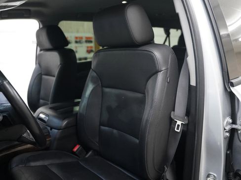 Used 2019 Chevrolet Suburban LT w/ RST Edition image 25