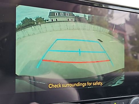 Used 2023 Toyota Highlander XLE image 19