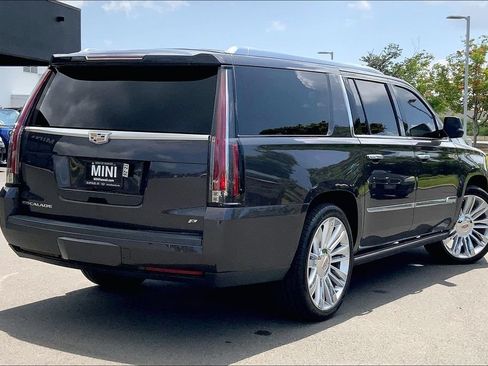 Used 2015 Cadillac Escalade ESV Platinum RWD image 12