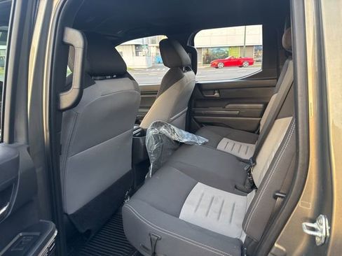 Used 2024 Toyota Tacoma TRD Off-Road image 11