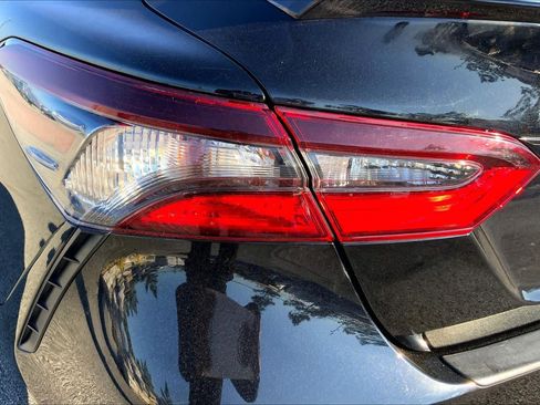 Used 2021 Toyota Camry SE w/ Carpet Mat Package (TMS) image 27