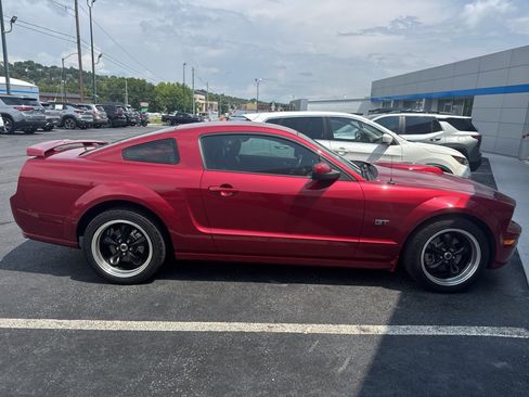 Used 2005 Ford Mustang GT Premium RWD image 4
