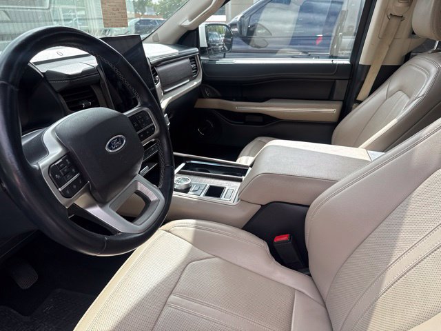 Used 2023 Ford Expedition Limited RWD image 5