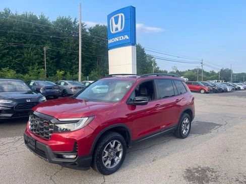 Used 2023 Honda Passport TrailSport image 2