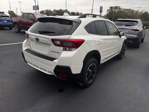 Used 2023 Subaru Crosstrek 2.0i Premium image 2