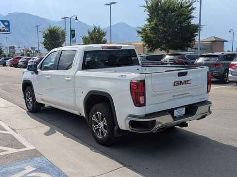 Used 2024 GMC Sierra 1500 SLE w/ X31 Off-Road Package AWD/4WD image 9