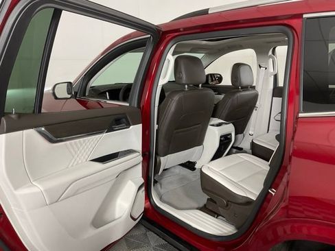 Used 2024 GMC Acadia Denali image 36