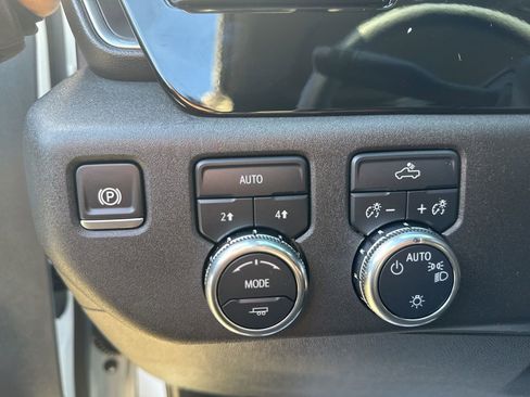 New 2025 GMC Sierra 1500 SLE w/ Preferred Package image 15