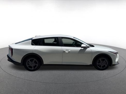 Used 2025 Kia K4 FWD image 13