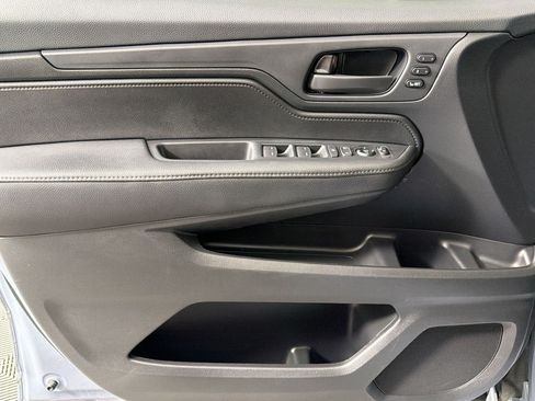 Used 2024 Honda Odyssey Sport image 12