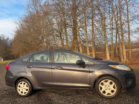 Used 2013 Ford Fiesta S image 5