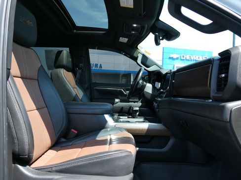 Certified 2023 Chevrolet Silverado 1500 High Country w/ High Country Premium Package AWD/4WD image 14