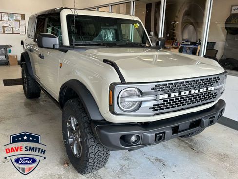 New 2025 Ford Bronco Badlands AWD/4WD image 4