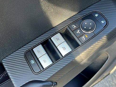 Used 2024 Mitsubishi Outlander SEL image 18