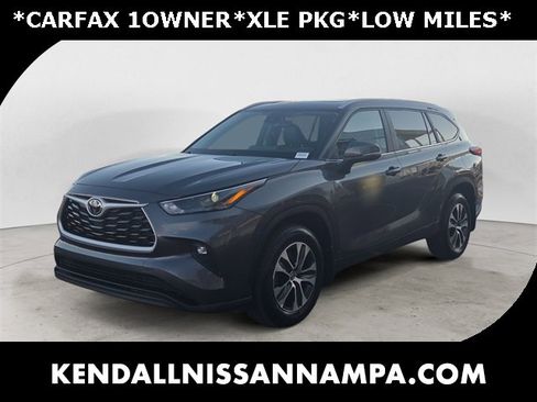 Used 2023 Toyota Highlander XLE image 1