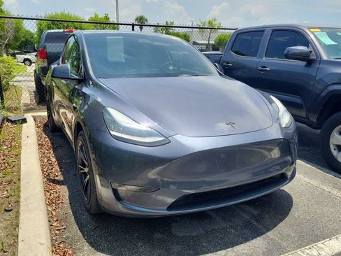 Used 2021 Tesla Model Y Long Range AWD/4WD image 3
