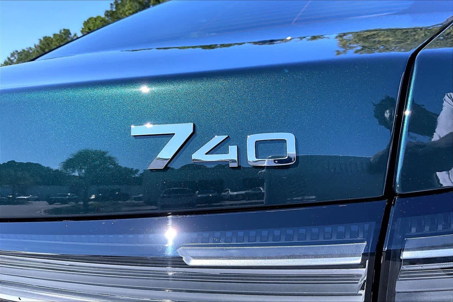 New 2027 BMW 740i w/ Executive Package RWD image 15