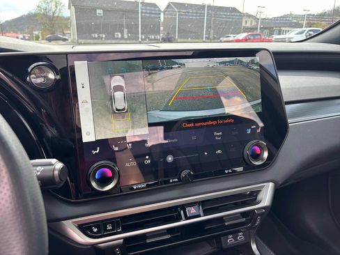 Used 2024 Lexus RX 500h F Sport w/ Convenience Package image 17