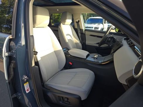 Used 2024 Land Rover Range Rover Evoque S AWD/4WD image 12