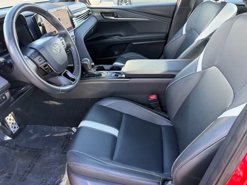 Used 2025 Toyota Camry SE w/ Multimedia Upgrade Package FWD image 21