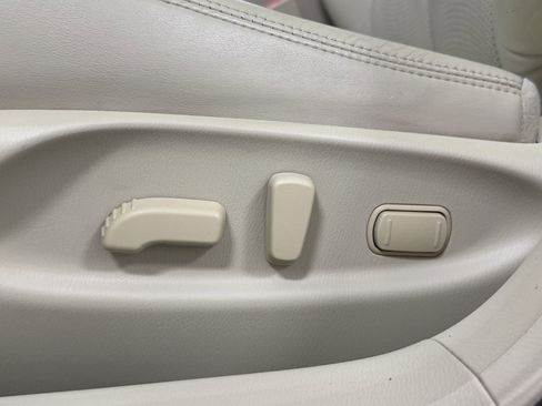 Used 2016 INFINITI Q70 L 3.7 image 26