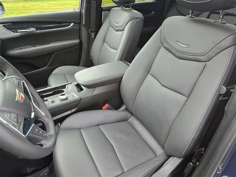 Used 2025 Cadillac XT5 Premium Luxury w/ Technology Package image 23