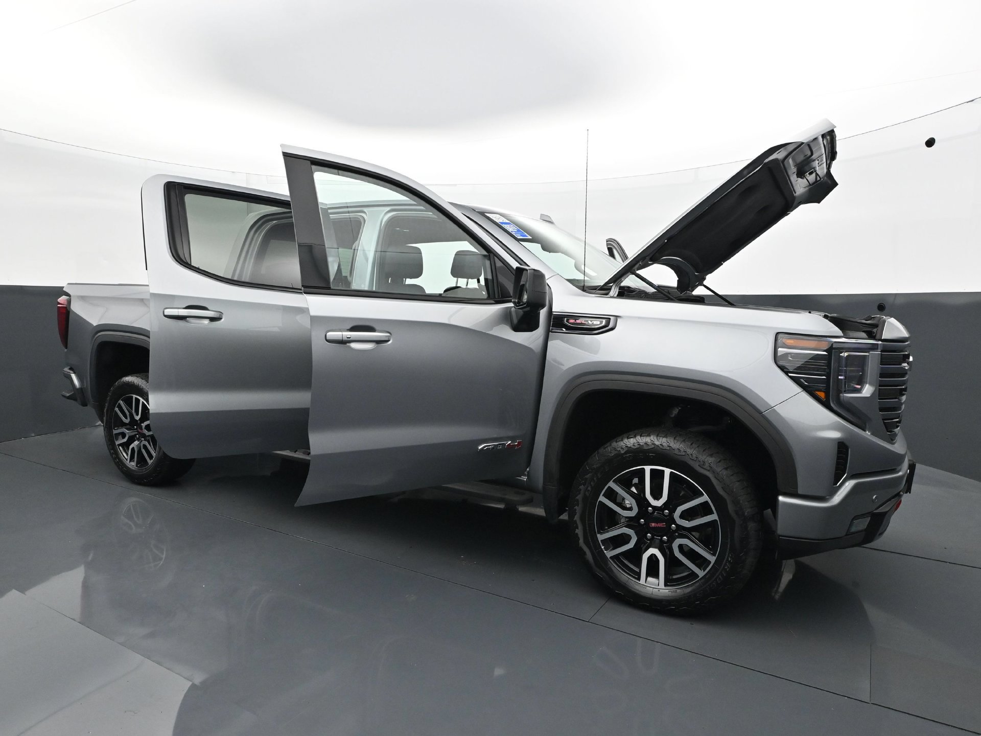 Used 2024 GMC Sierra 1500 AT4 w/ Technology Package AWD/4WD image 37