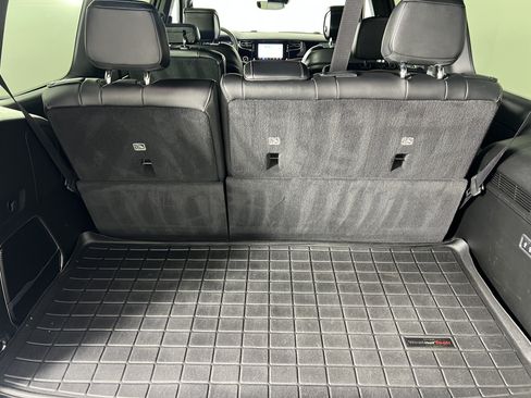 Used 2022 Jeep Wagoneer Series III w/ Flexible Seating Group AWD/4WD image 23