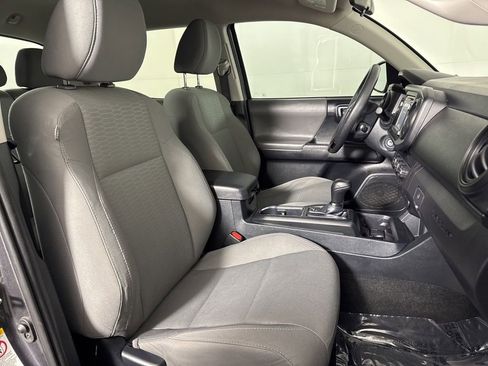 Used 2019 Toyota Tacoma SR w/ SR Convenience Package RWD image 12