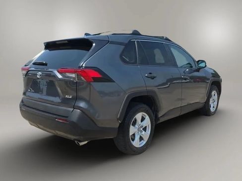 Used 2020 Toyota RAV4 XLE FWD image 7