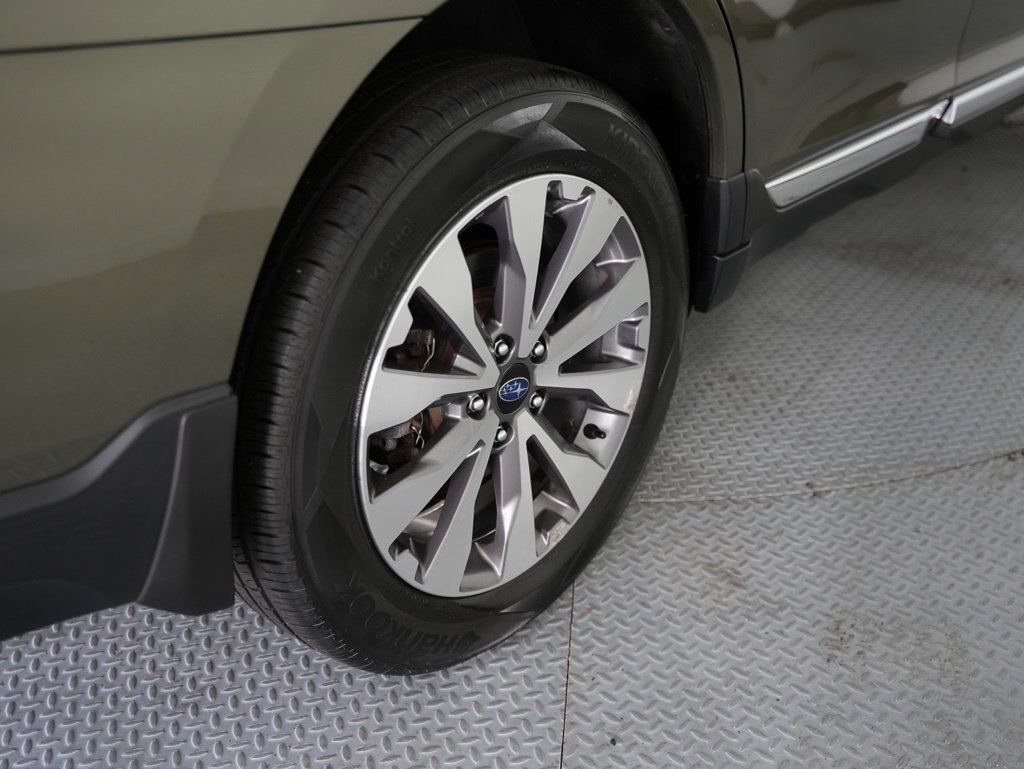 Used 2017 Subaru Outback 2.5i Touring w/ Popular Package #5A AWD/4WD image 60