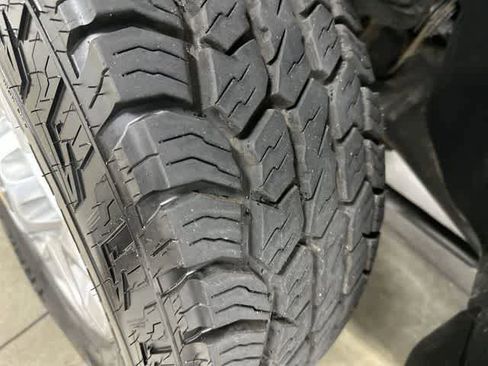 Used 2024 Chevrolet Silverado 2500 LT image 30