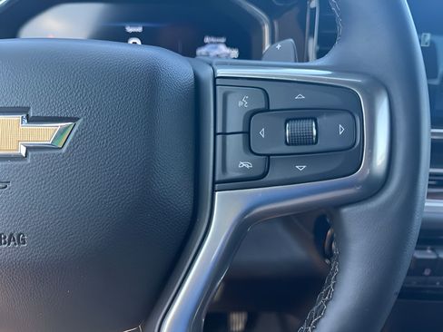 Used 2025 Chevrolet Silverado 1500 LT AWD/4WD image 18