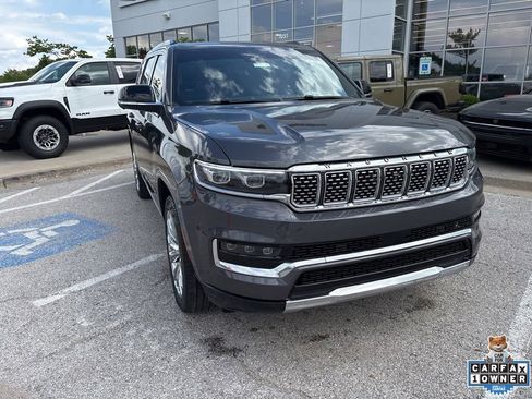Used 2023 Jeep Grand Wagoneer Series III AWD/4WD image 8