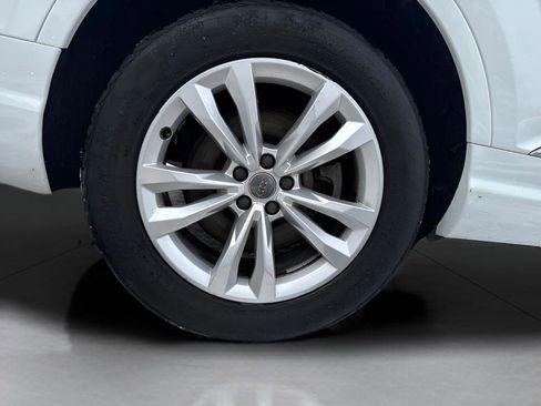 Used 2017 Audi Q7 3.0T Premium image 15