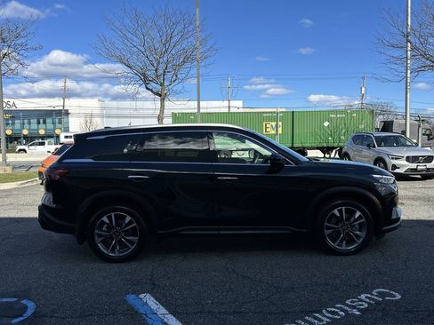 Certified 2025 INFINITI QX60 Luxe image 9