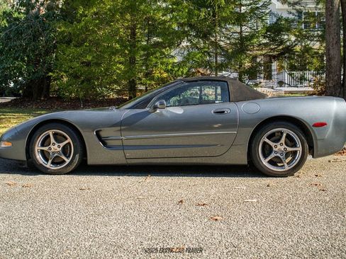 Used 2003 Chevrolet Corvette Convertible w/ Preferred Equipment Group1 image 15