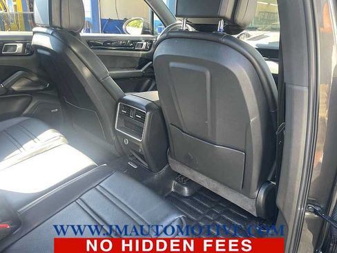 Used 2020 Porsche Cayenne AWD/4WD image 4