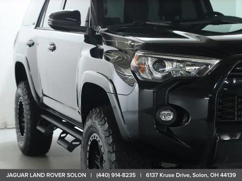 Used 2021 Toyota 4Runner SR5 Premium w/ Moonroof Package AWD/4WD image 12