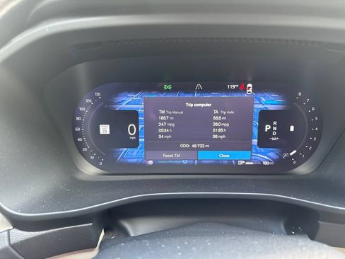 Used 2023 Volvo XC40 B5 Ultimate w/ Protection Package Premier AWD/4WD image 3