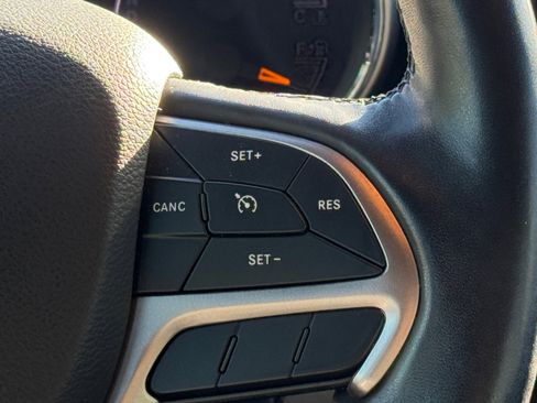 Certified 2020 Jeep Grand Cherokee Altitude image 18