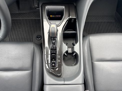 Used 2025 Toyota Crown Signia AWD/4WD image 24