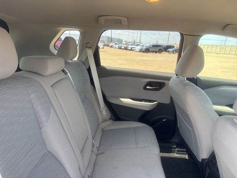 Used 2021 Nissan Rogue SV FWD image 33
