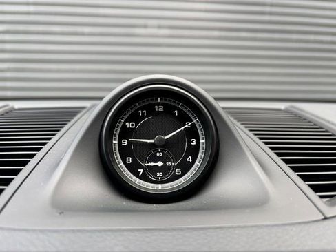 Certified 2025 Porsche Macan image 18