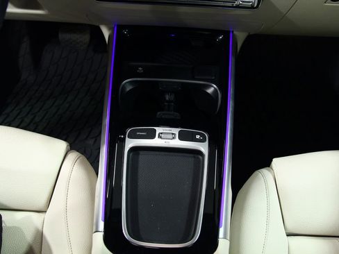 Certified 2025 Mercedes-Benz GLB 250 4MATIC image 22