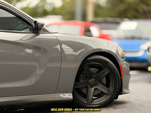 Used 2019 Dodge Charger Scat Pack RWD image 9