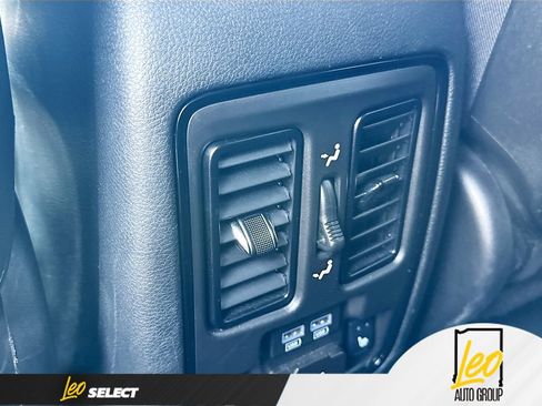 Used 2025 Dodge Durango GT AWD/4WD image 30