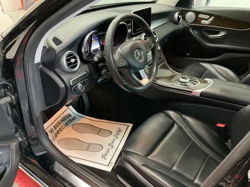 Used 2018 Mercedes-Benz C 300 4MATIC Sedan image 8