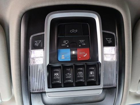 Used 2025 RAM 1500 Limited AWD/4WD image 46