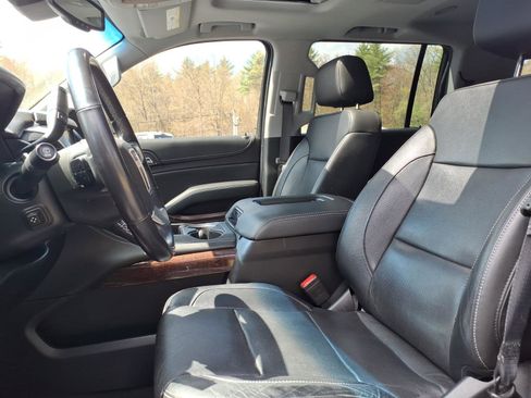 Used 2019 GMC Yukon XL SLT w/ Open Road Package AWD/4WD image 9
